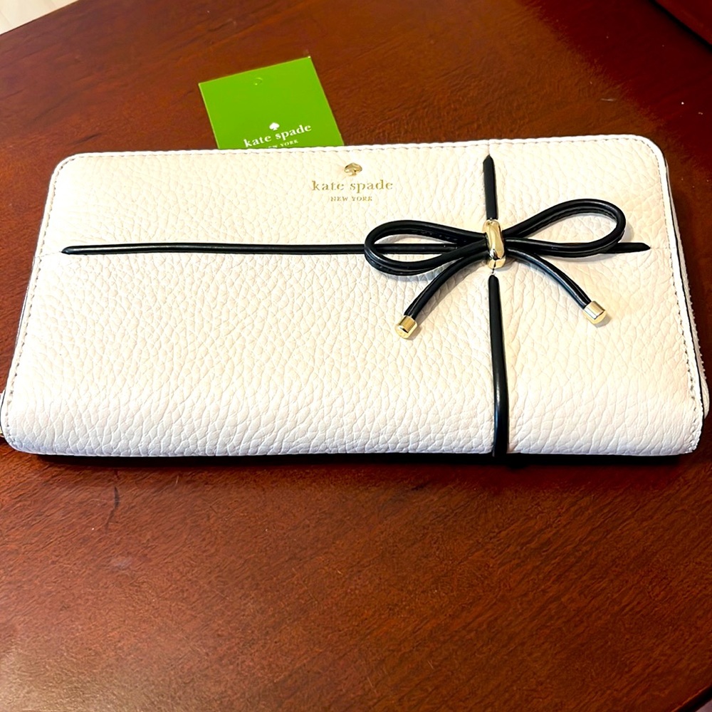 Kate Spade NWT  - Cherry Street Neds wallet (WRLU3250)